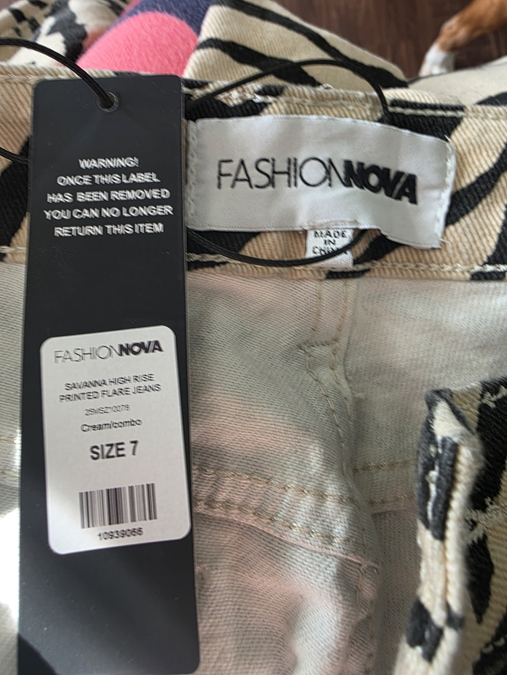 Fashion Nova Savanna High Rise Printed Flare Jeans Zebra Animal Print Size 7 NWT - Picture 2 of 6
